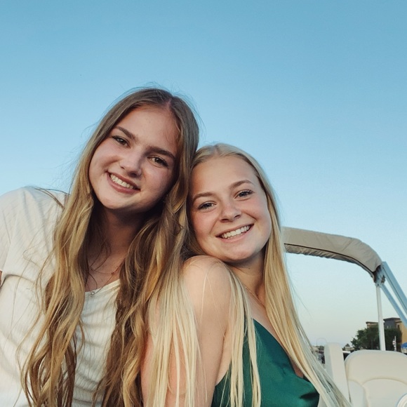 Meet your Posher, Ashley - Picture 4 of 5